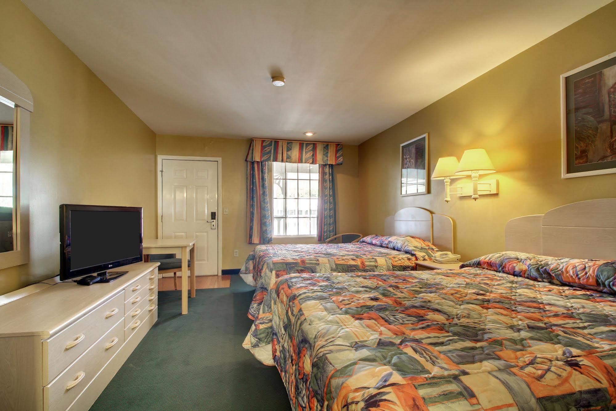 Key West Inn - Childersburg Extérieur photo