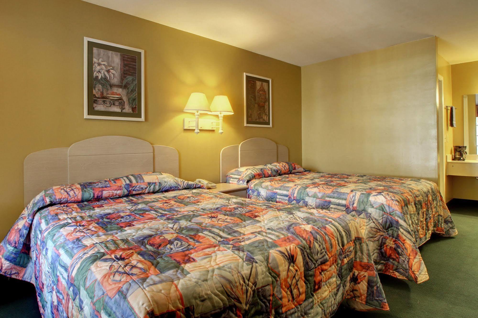 Key West Inn - Childersburg Extérieur photo