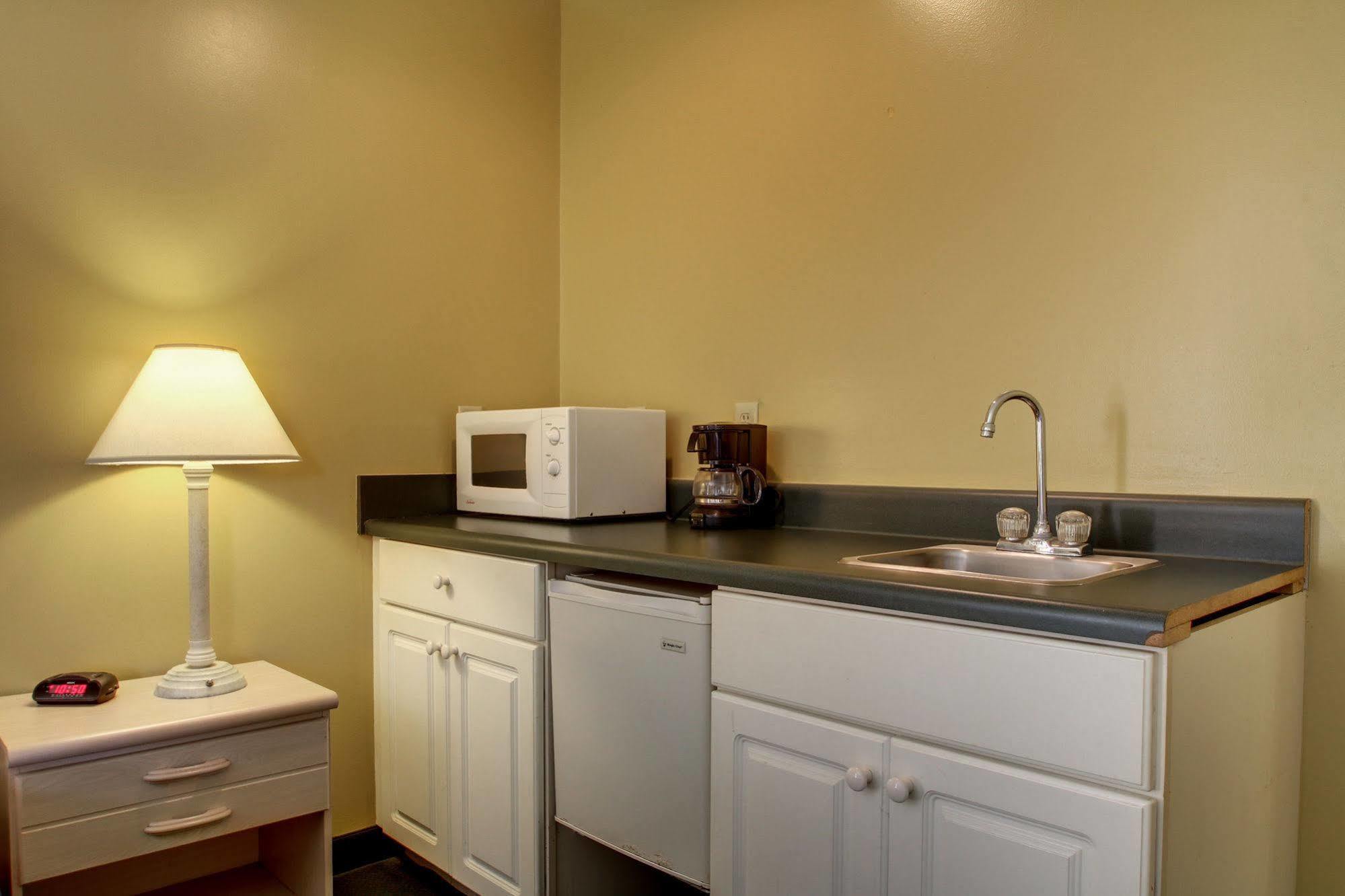 Key West Inn - Childersburg Extérieur photo